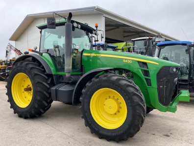 John Deere 8430