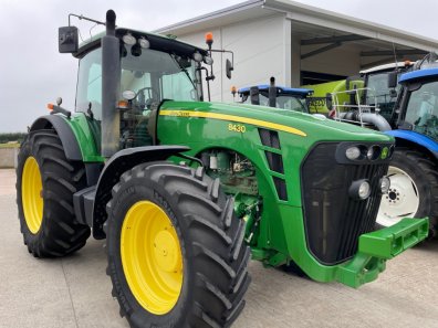 John Deere 8430