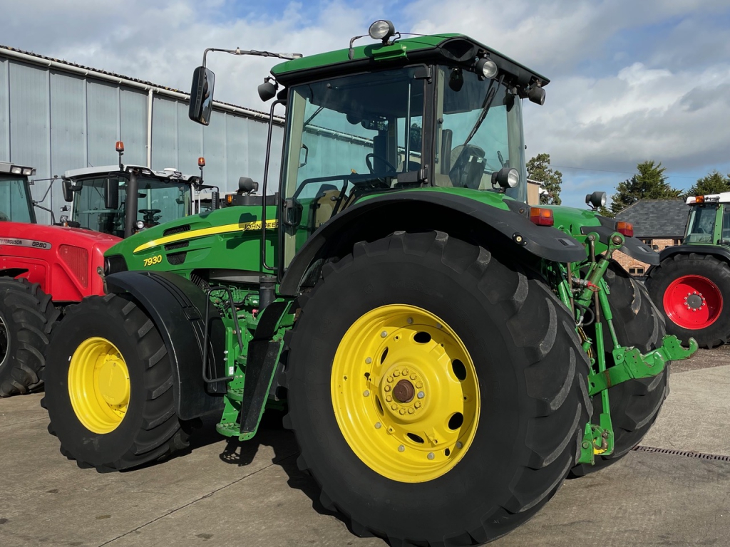 John Deere 7930