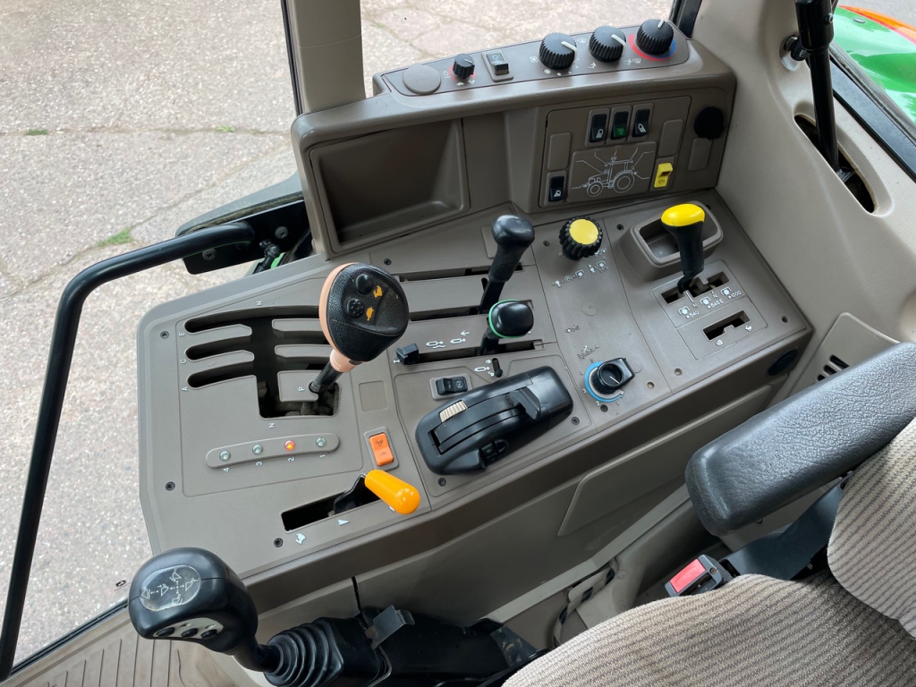 John Deere 6330 Standard