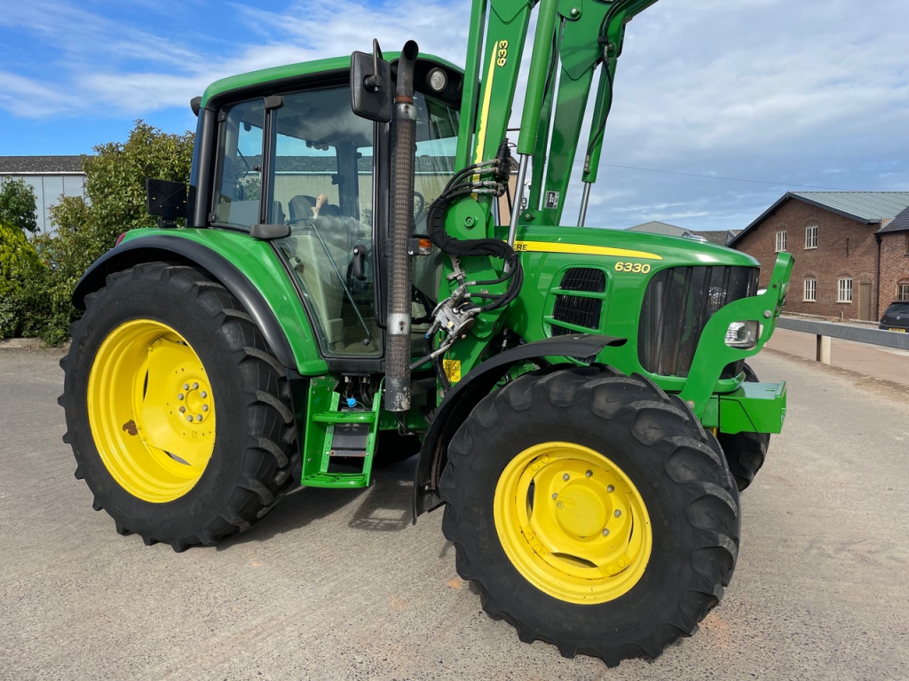 John Deere 6330 Standard