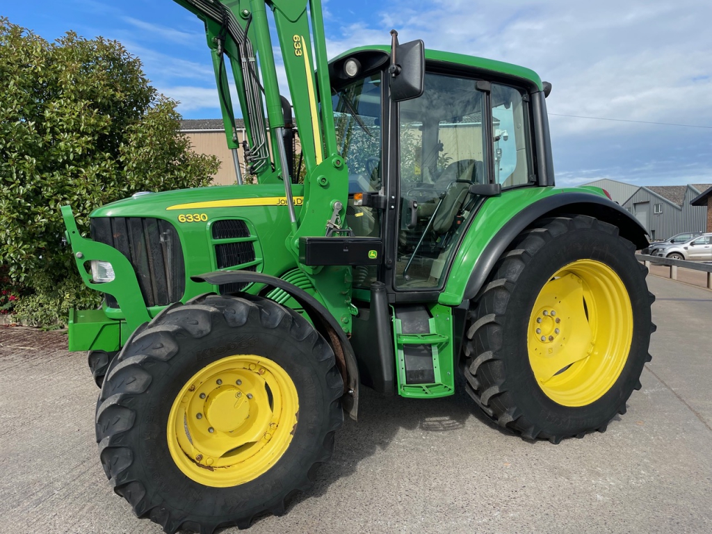 John Deere 6330 Standard
