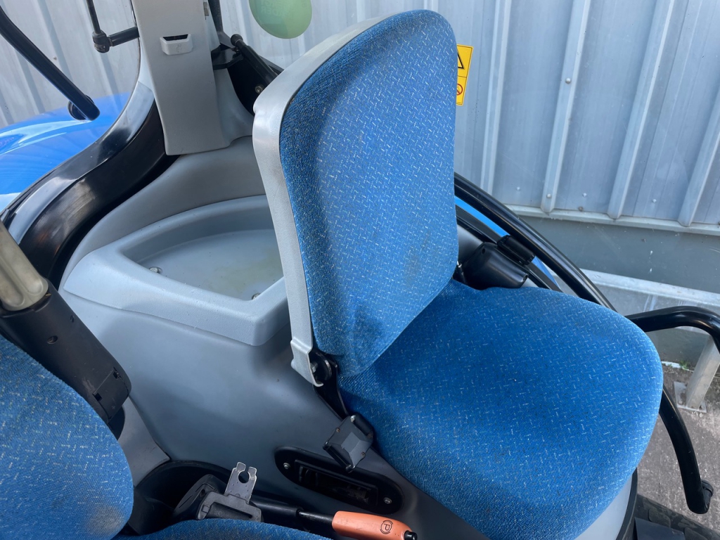 New Holland T6080