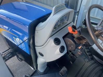New Holland T6080