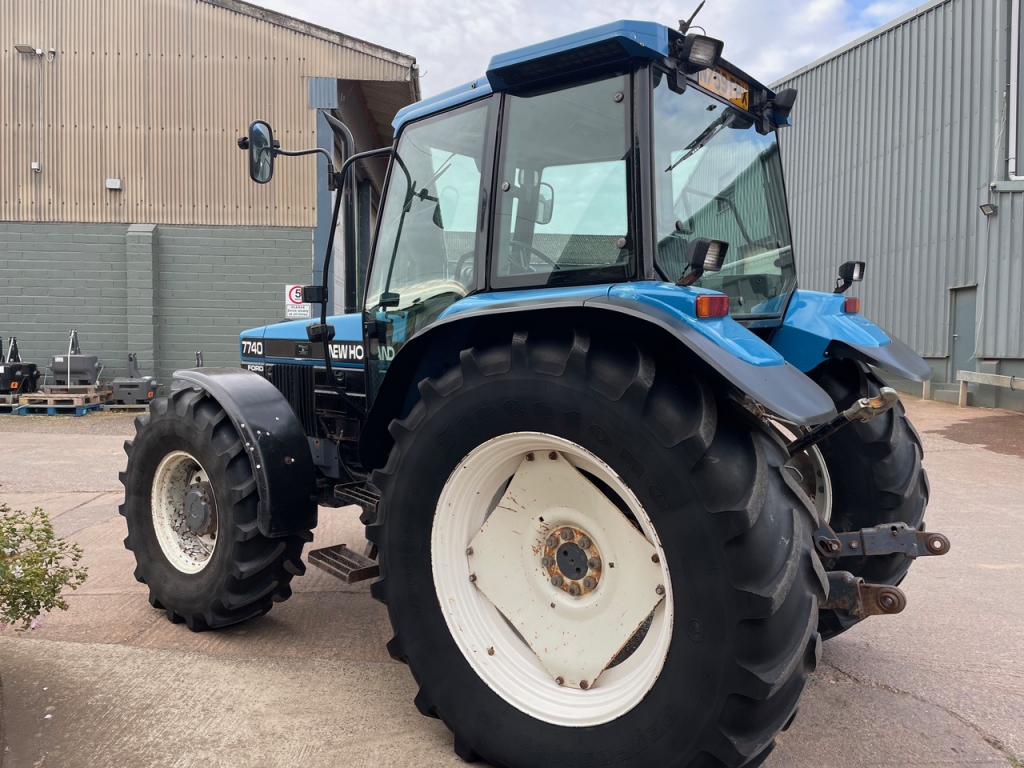 New Holland 7740 SL