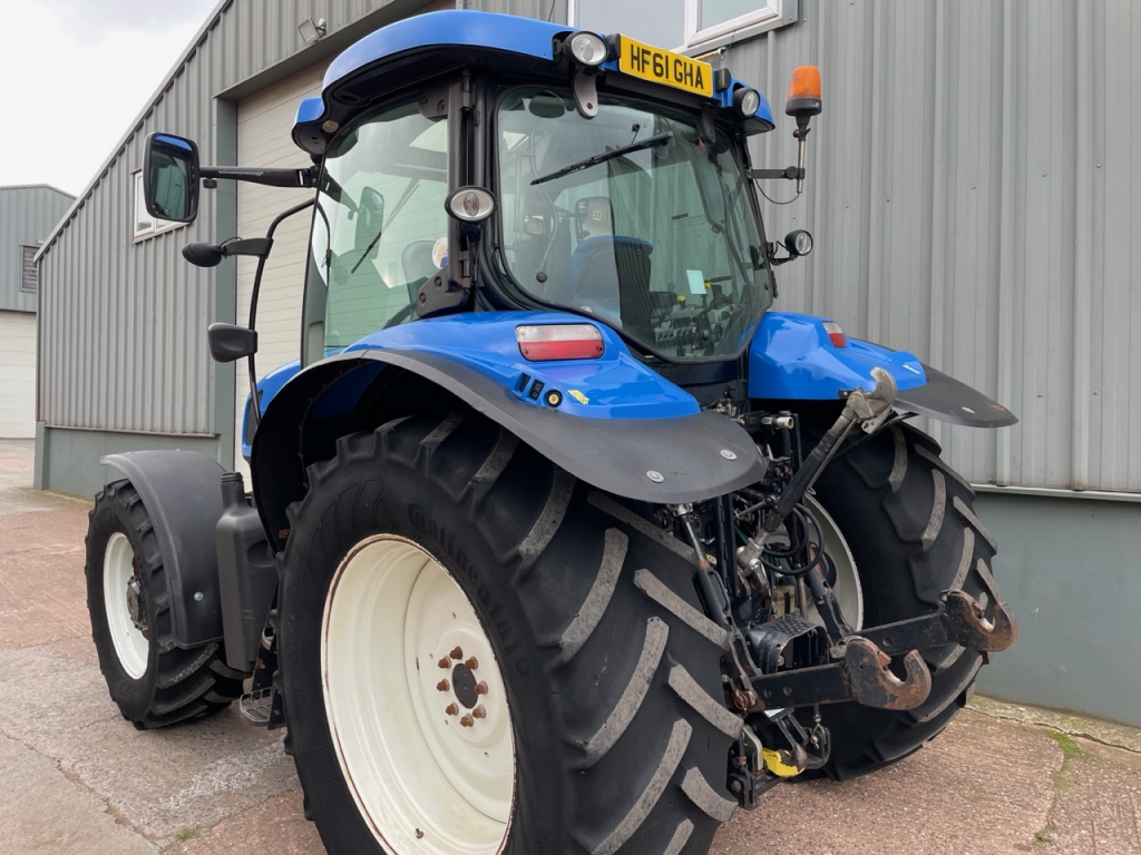 New Holland T6070