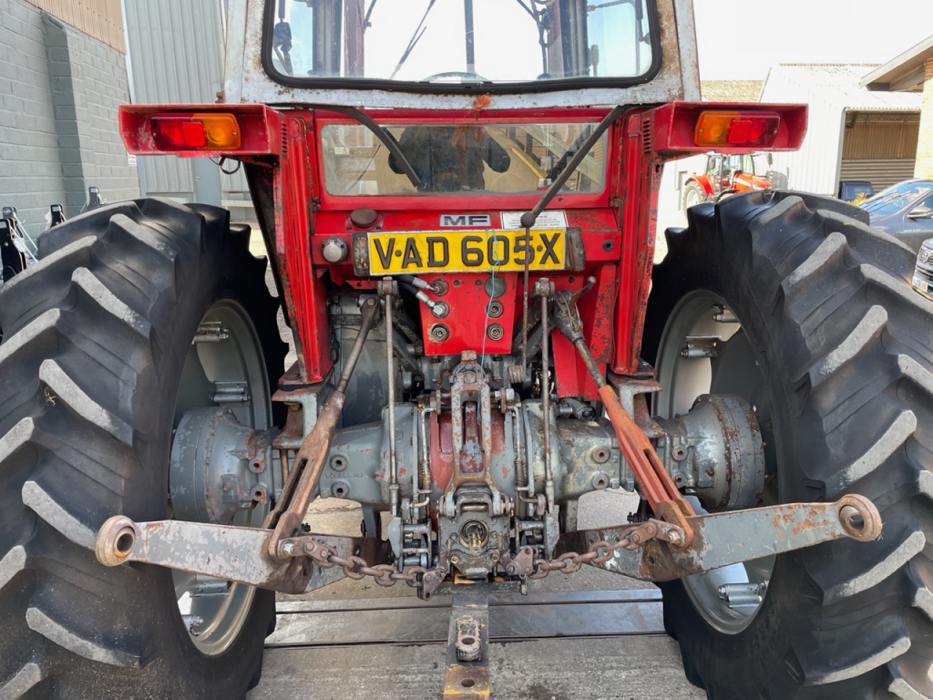 Massey Ferguson 590