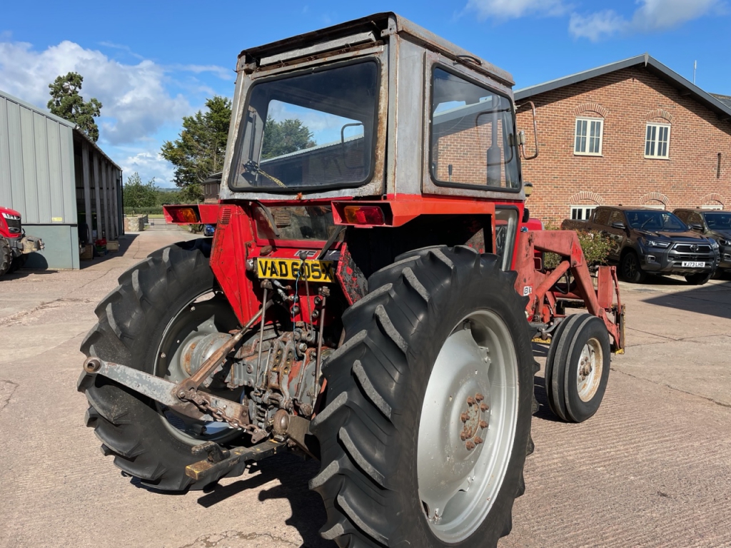 Massey Ferguson 590