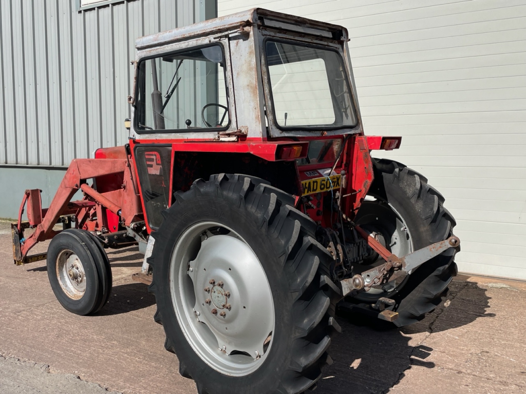 Massey Ferguson 590