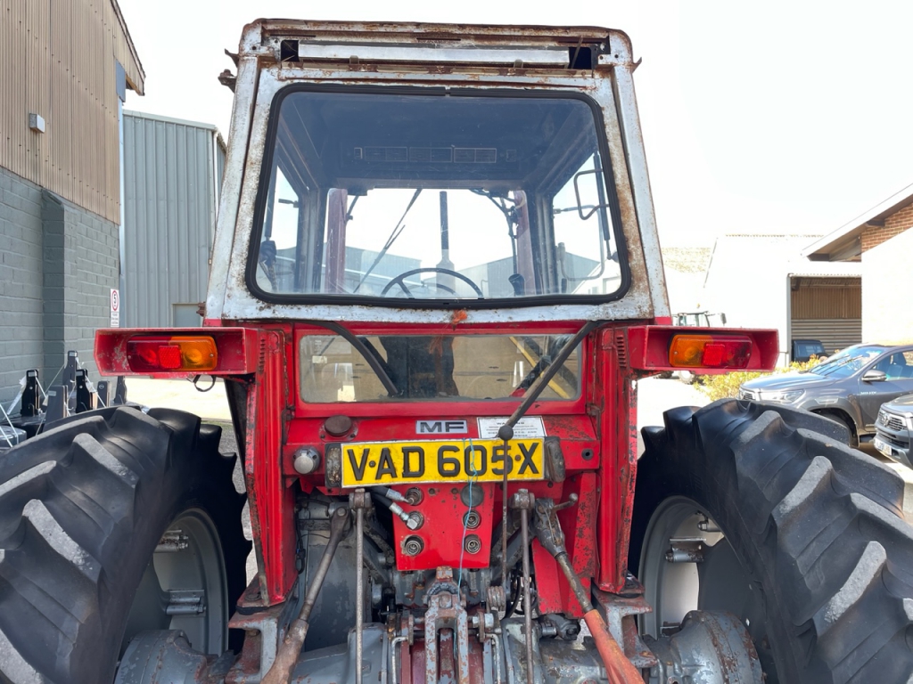 Massey Ferguson 590