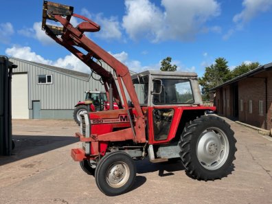 Massey Ferguson 590