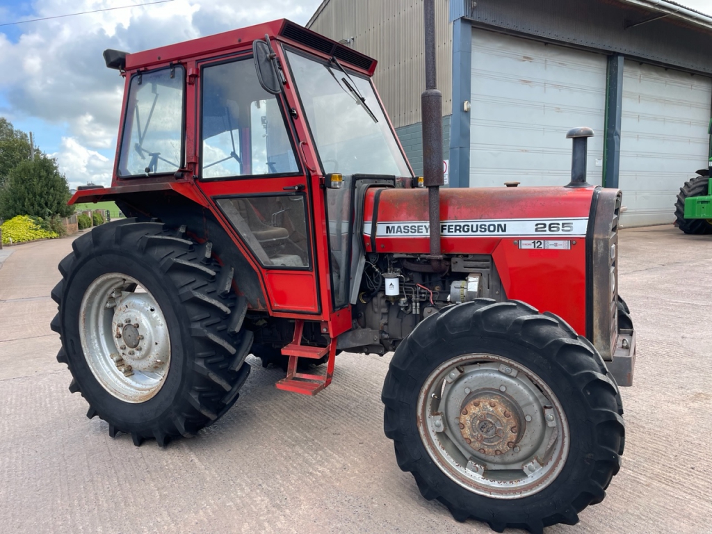 Massey Ferguson 265