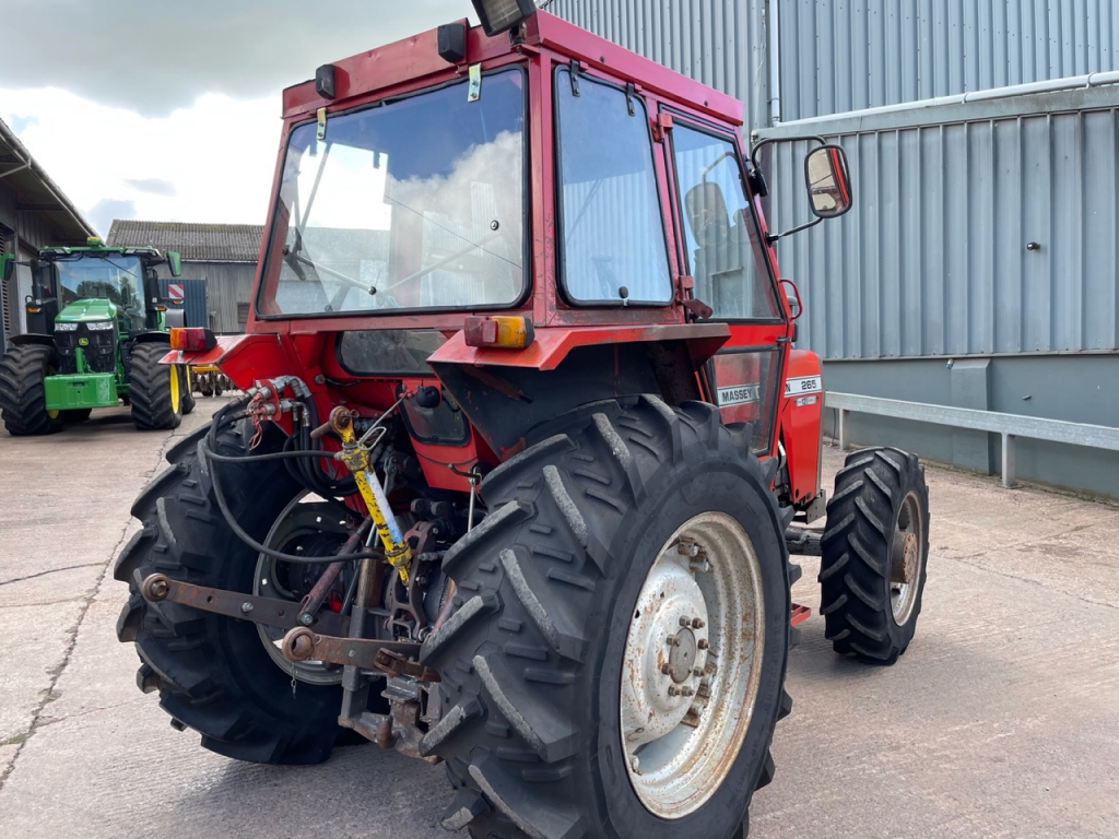 Massey Ferguson 265
