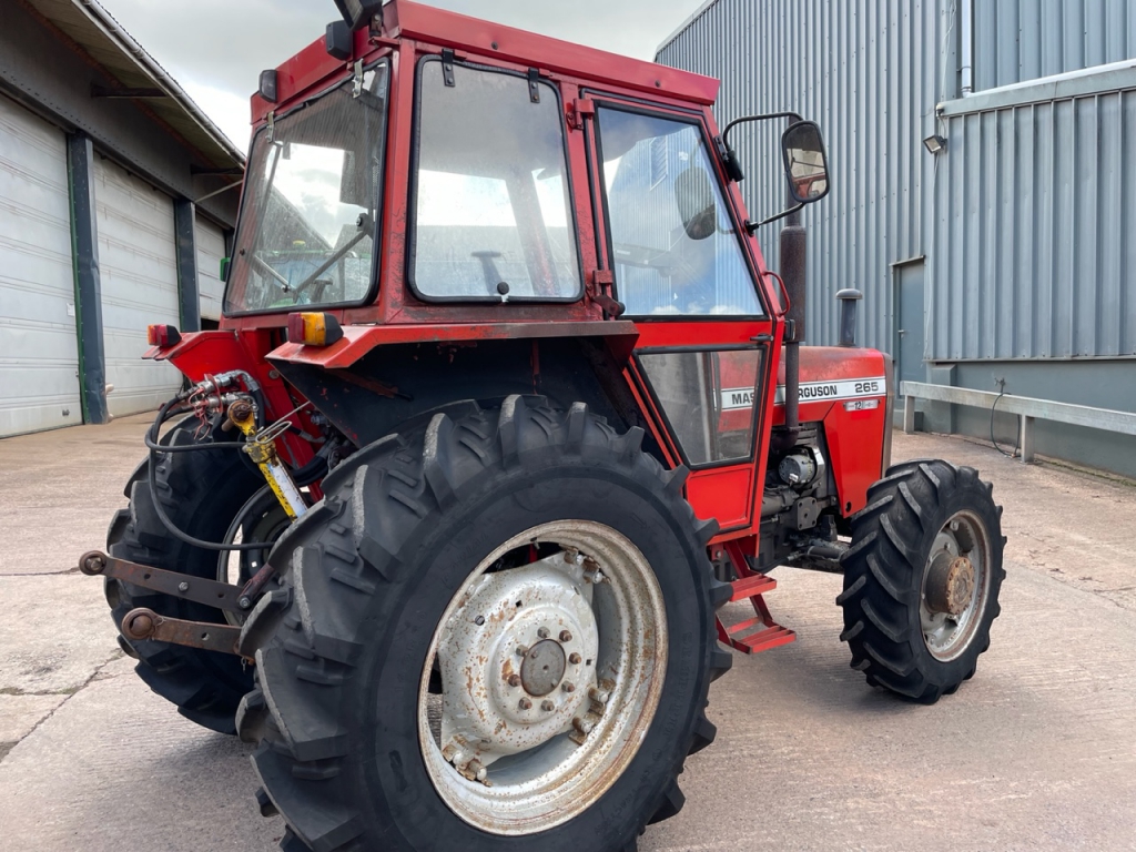 Massey Ferguson 265