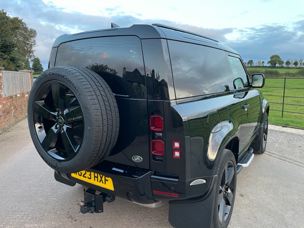 Land Rover Defender 90 Hard Top D250