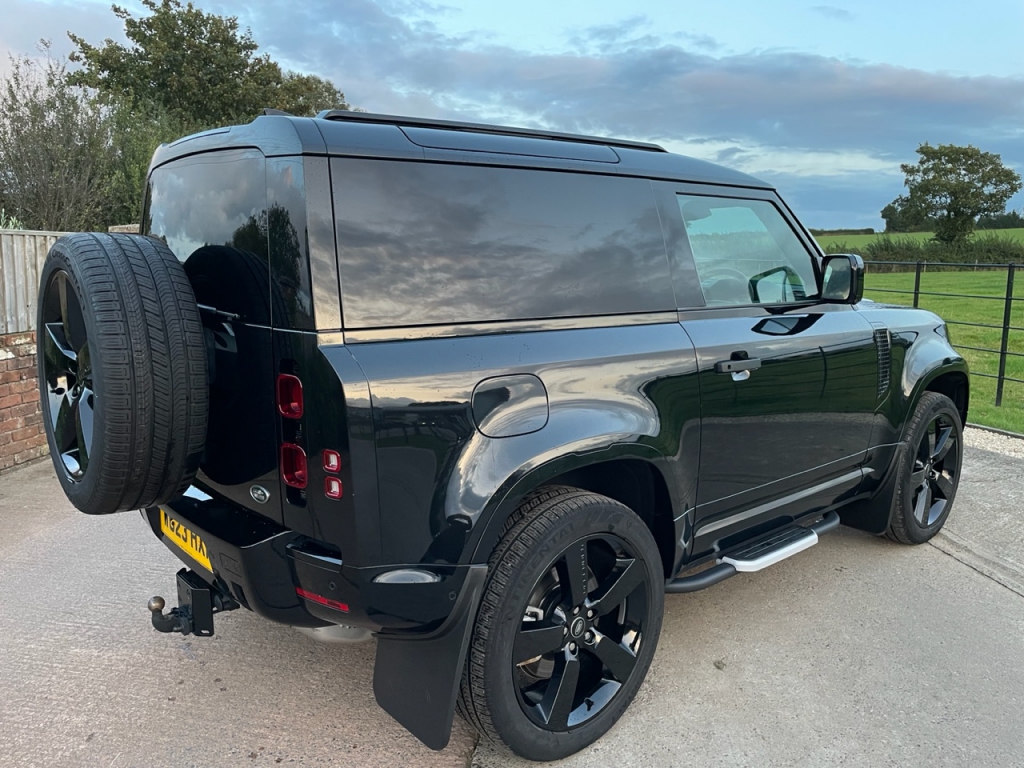 Land Rover Defender 90 Hard Top D250