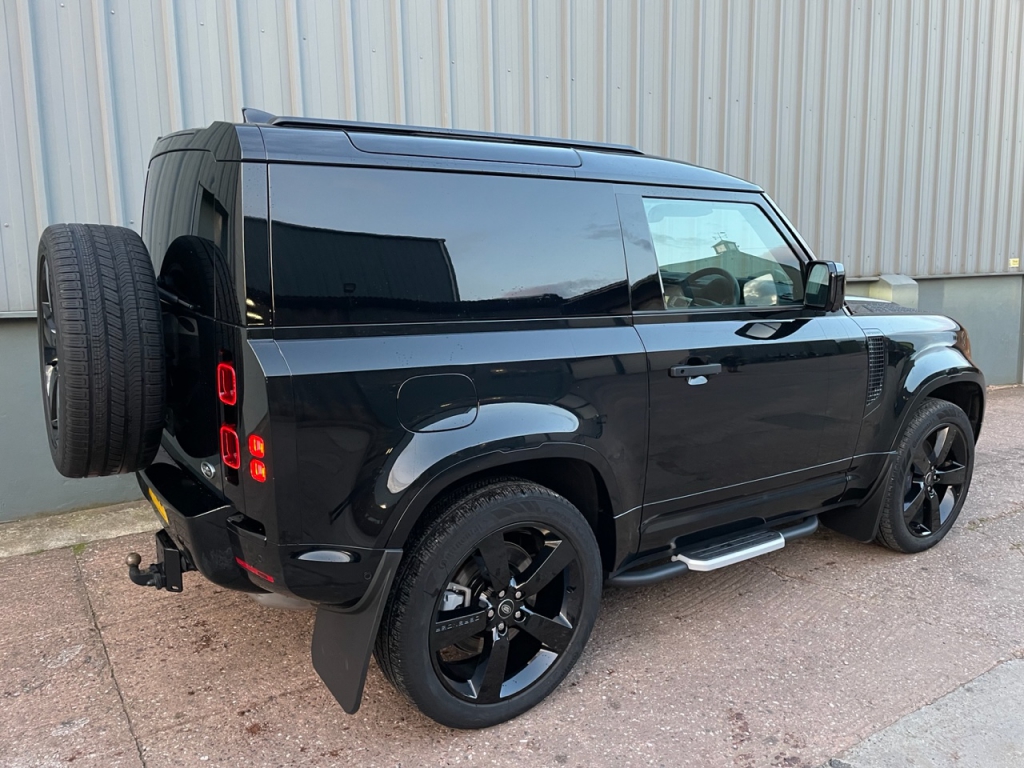Land Rover Defender 90 Hard Top D250