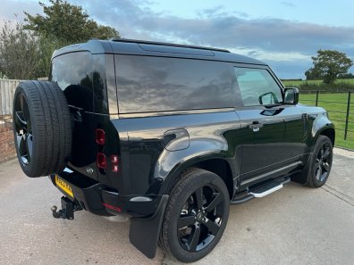 Land Rover Defender 90 Hard Top D250