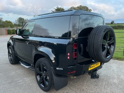 Land Rover Defender 90 Hard Top D250