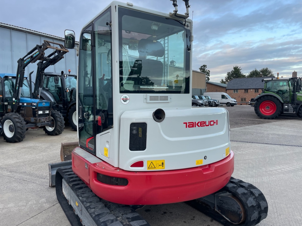 Takeuchi TB257 FR