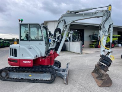 Takeuchi TB257 FR