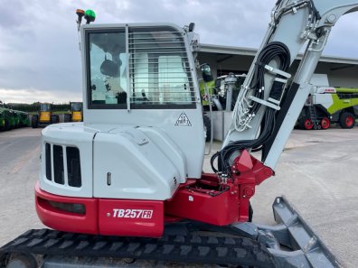 Takeuchi TB257 FR