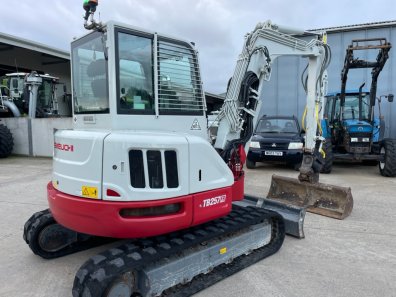 Takeuchi TB257 FR