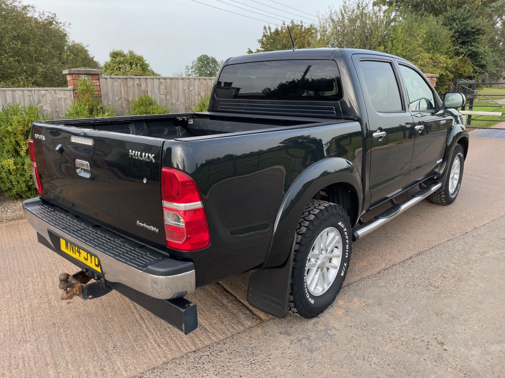 Toyota Hi-Lux Invincible 3.0 Diesel