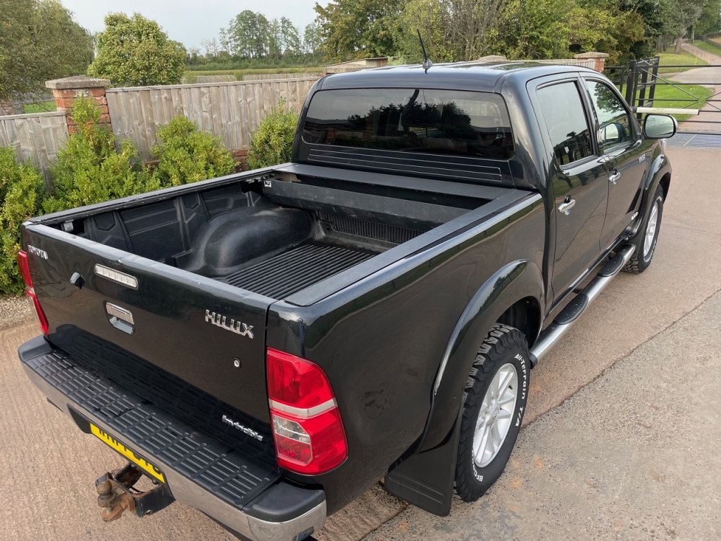 Toyota Hi-Lux Invincible 3.0 Diesel