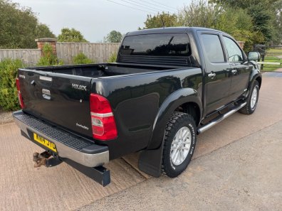 Toyota Hi-Lux Invincible 3.0 Diesel
