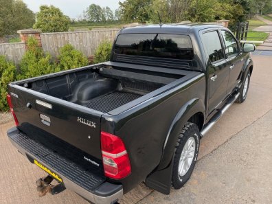 Toyota Hi-Lux Invincible 3.0 Diesel