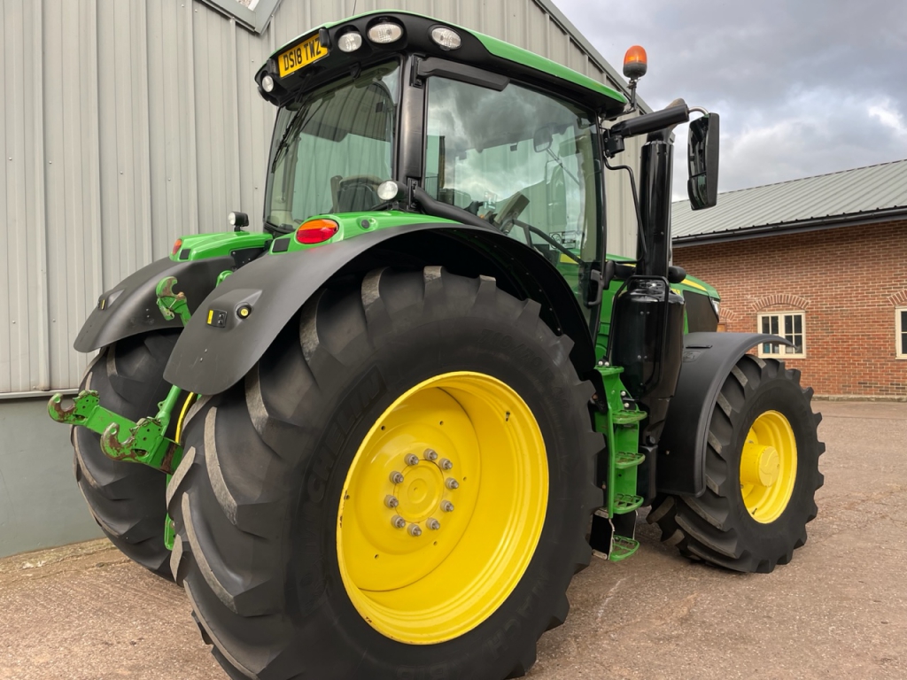 John Deere 6175R