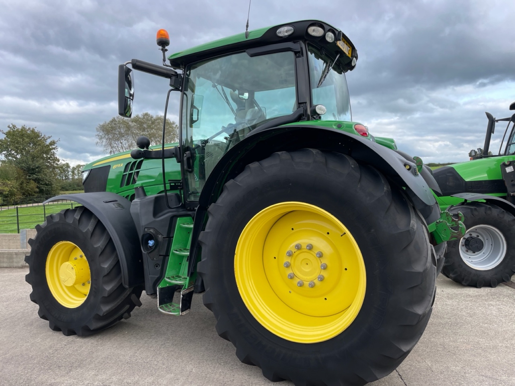 John Deere 6175R