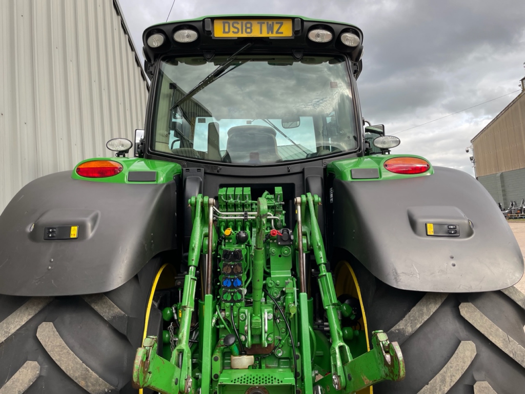 John Deere 6175R