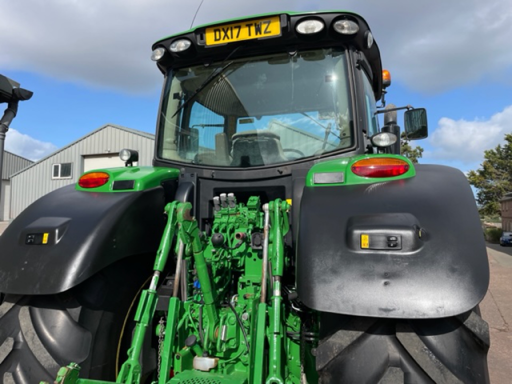 John Deere 6175R