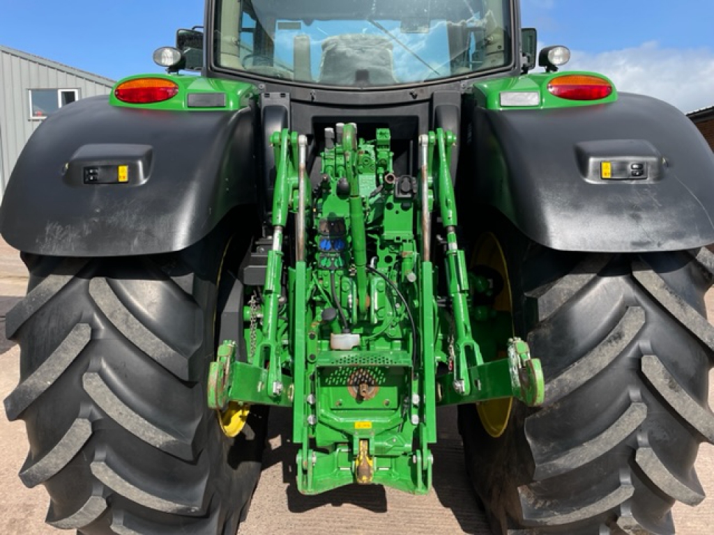 John Deere 6175R