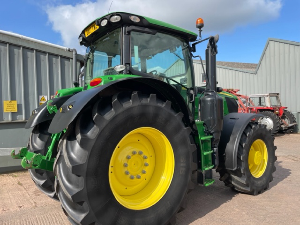 John Deere 6175R