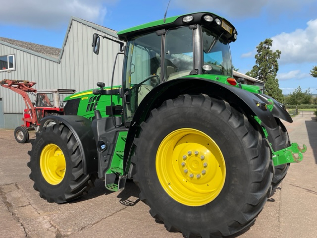 John Deere 6175R