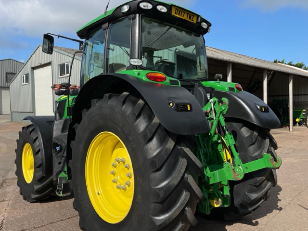 John Deere 6175R