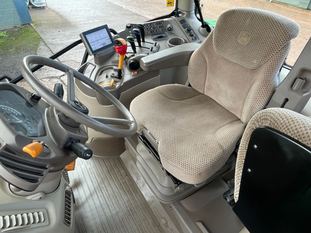 John Deere 6155R