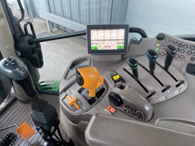 John Deere 6130R