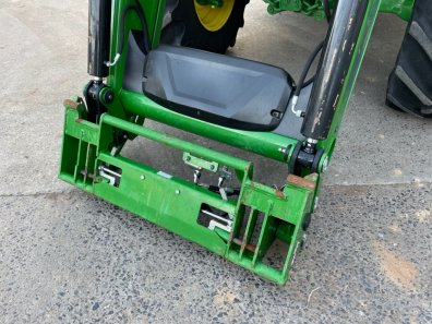 John Deere 6130R