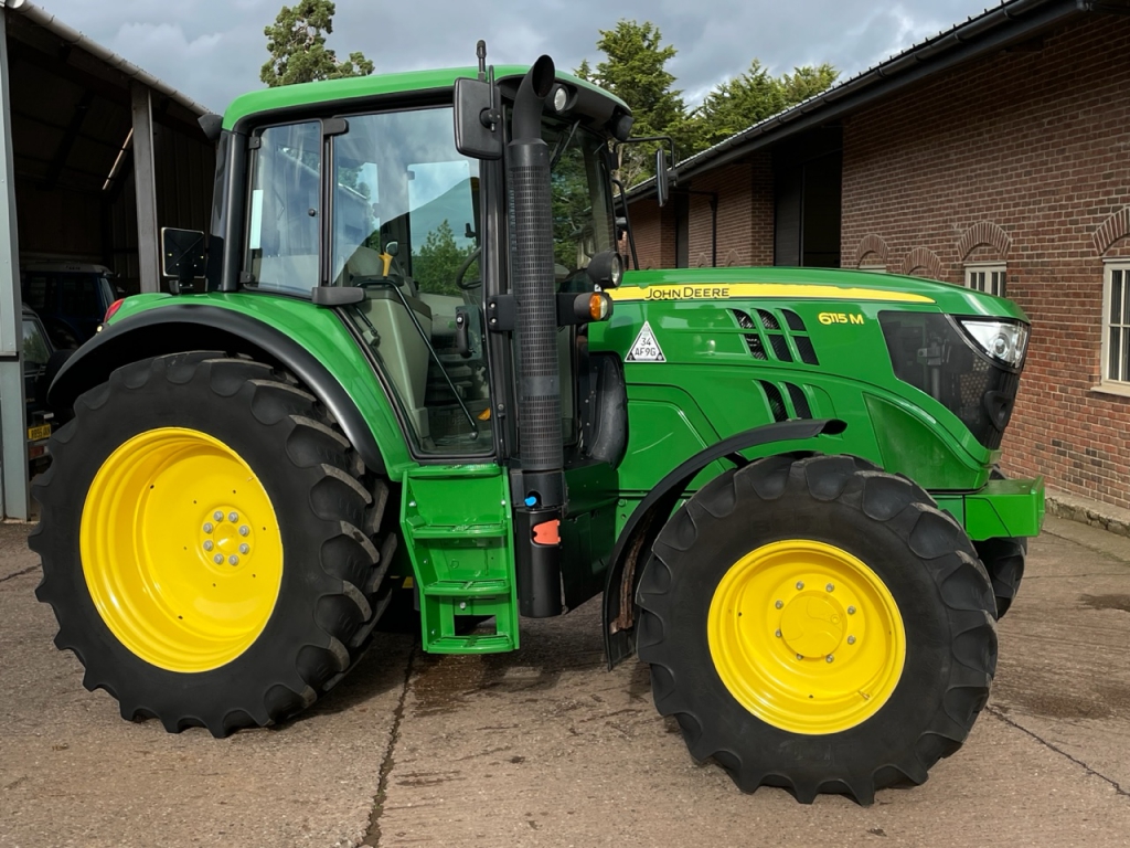 John Deere 6115M