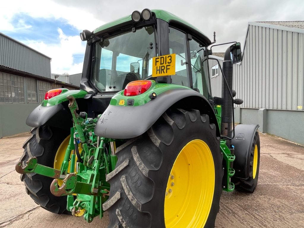 John Deere 6115M