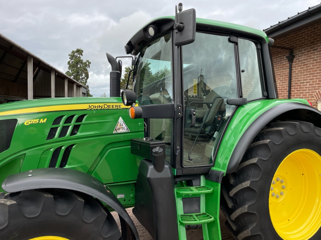 John Deere 6115M