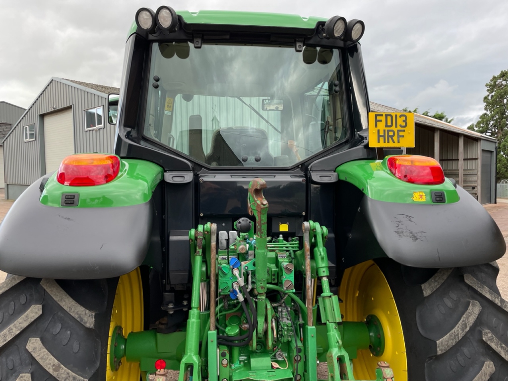 John Deere 6115M
