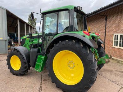 John Deere 6115M