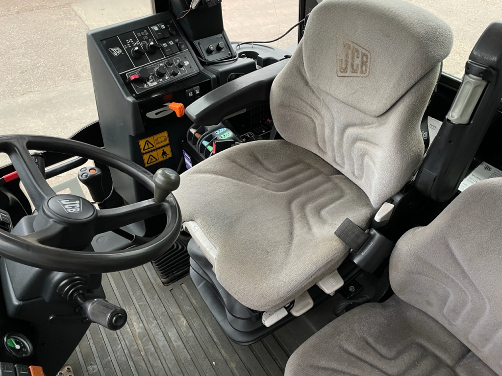 JCB 2170 Plus Fastrac
