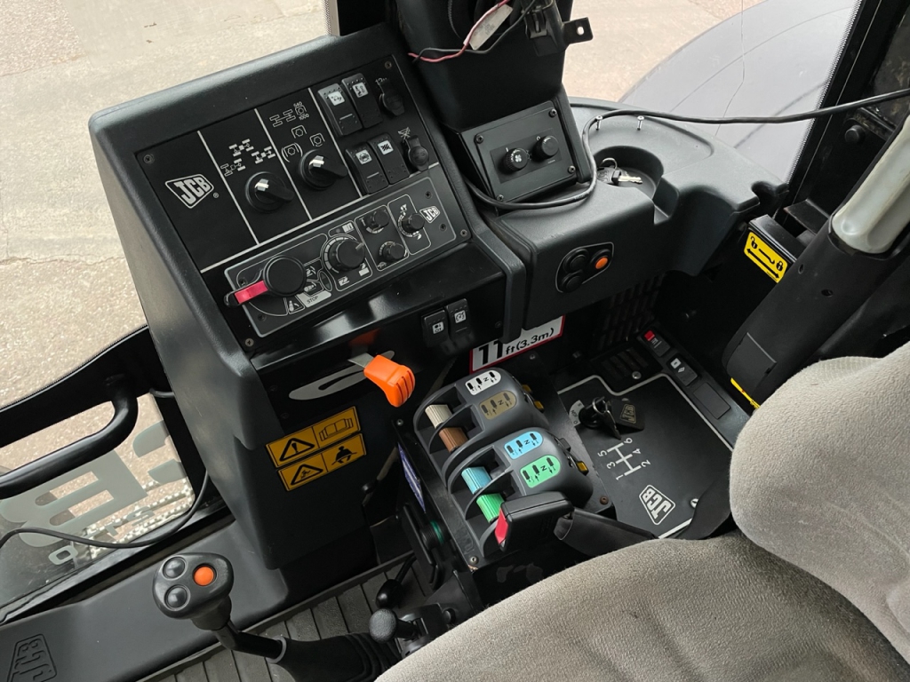 JCB 2170 Plus Fastrac