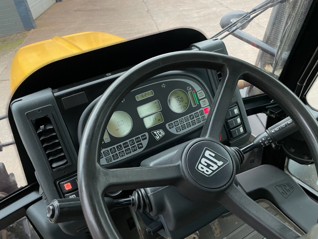JCB 2170 Plus Fastrac